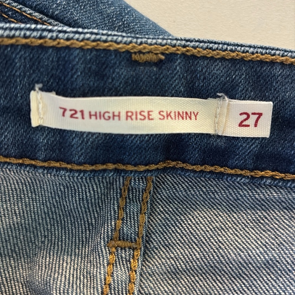 Levi's Women's Straight Leg Jeans in Denim Blue - Picture 12 of 13